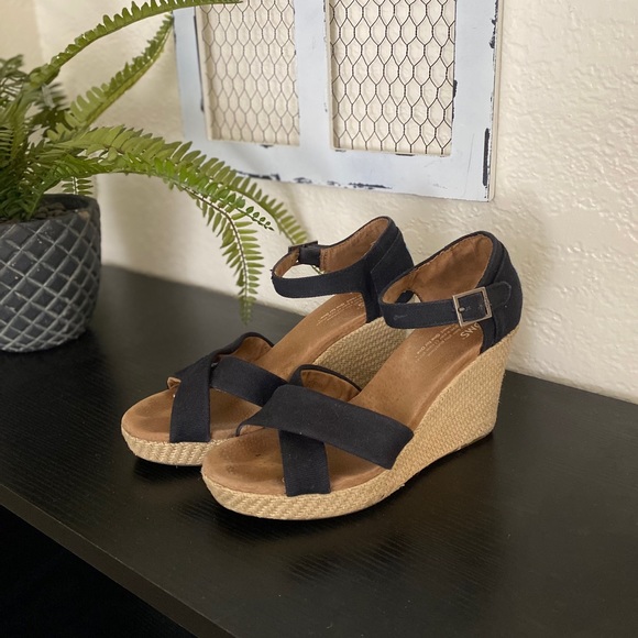 SOLD TOMS strappy espadrille wedges - Picture 1 of 6
